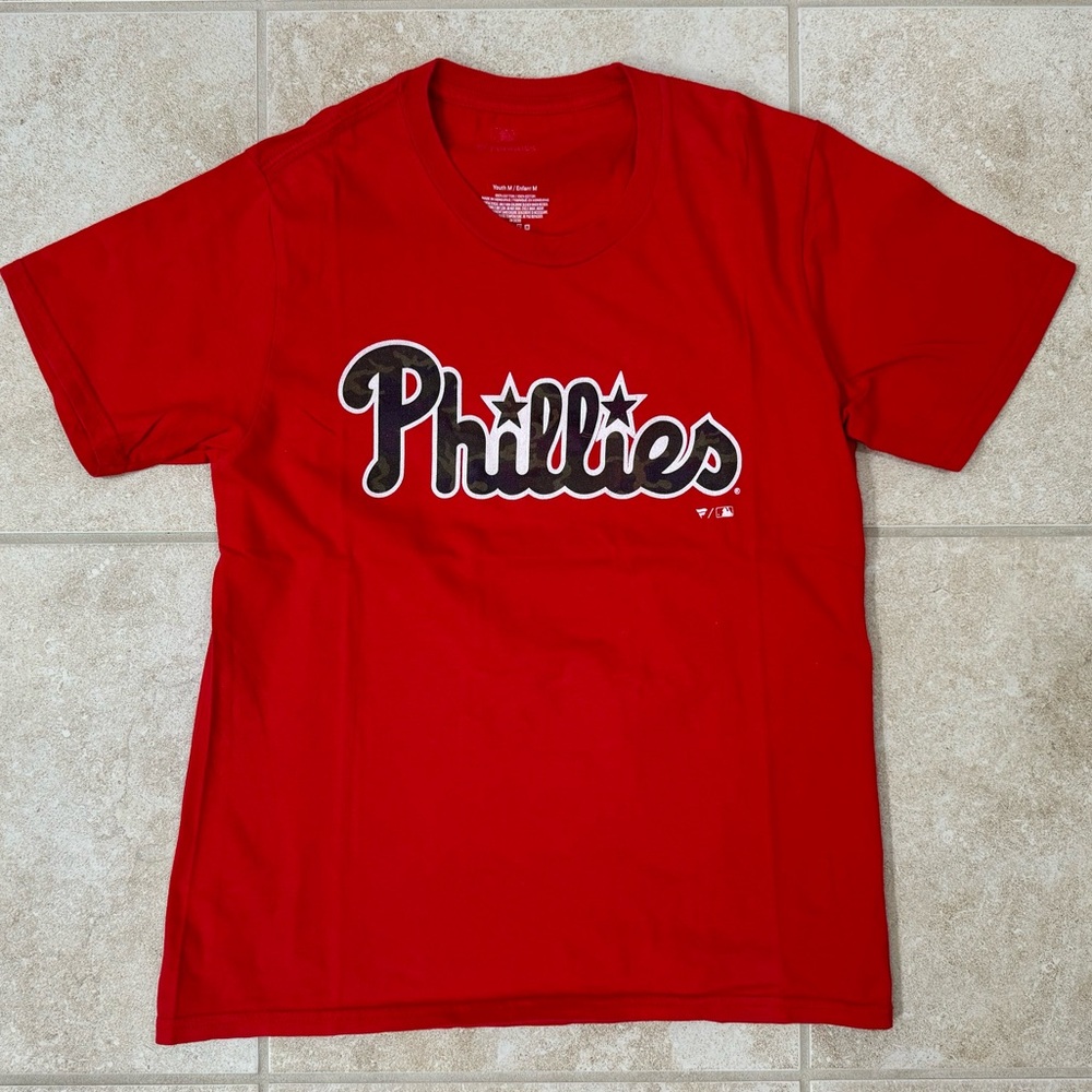 Philadelphia Phillies Youth T-Shirt 
Size: Youth Medium
Color: Red/White